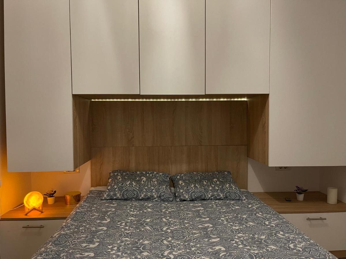 Oasis Luxury Apartment Near Presidential Palace 布加勒斯特 外观 照片